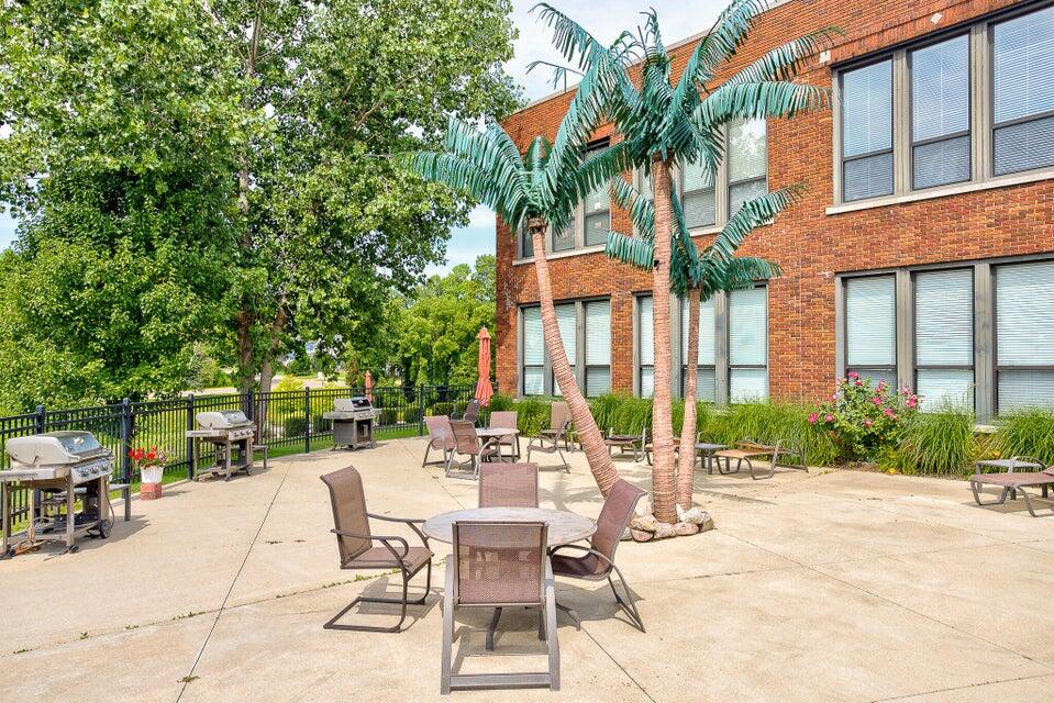 460 Broadway Street 308