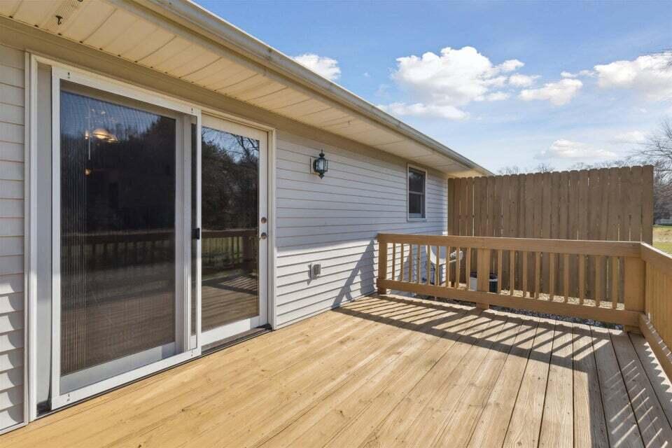 10575 W Main Street 10577