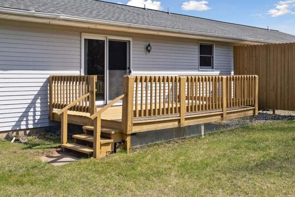 10575 W Main Street 10577
