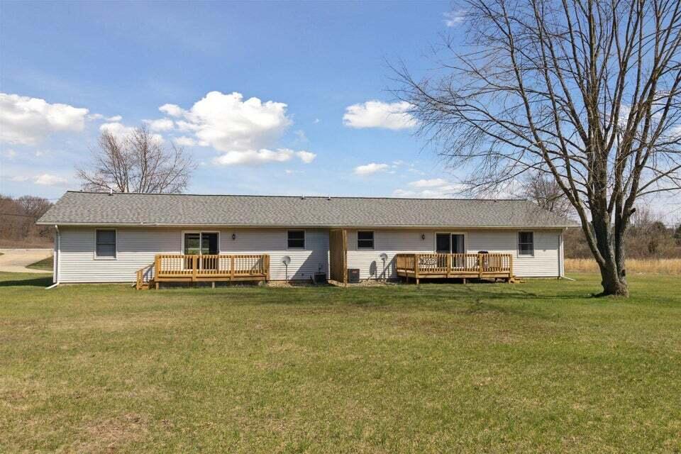 10575 W Main Street 10577