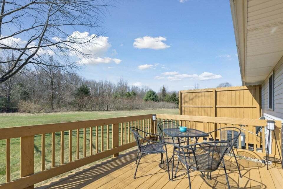 10575 W Main Street 10577