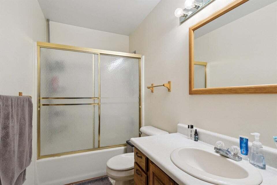 10575 W Main Street 10577