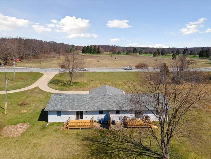 10575 W Main Street 10577
