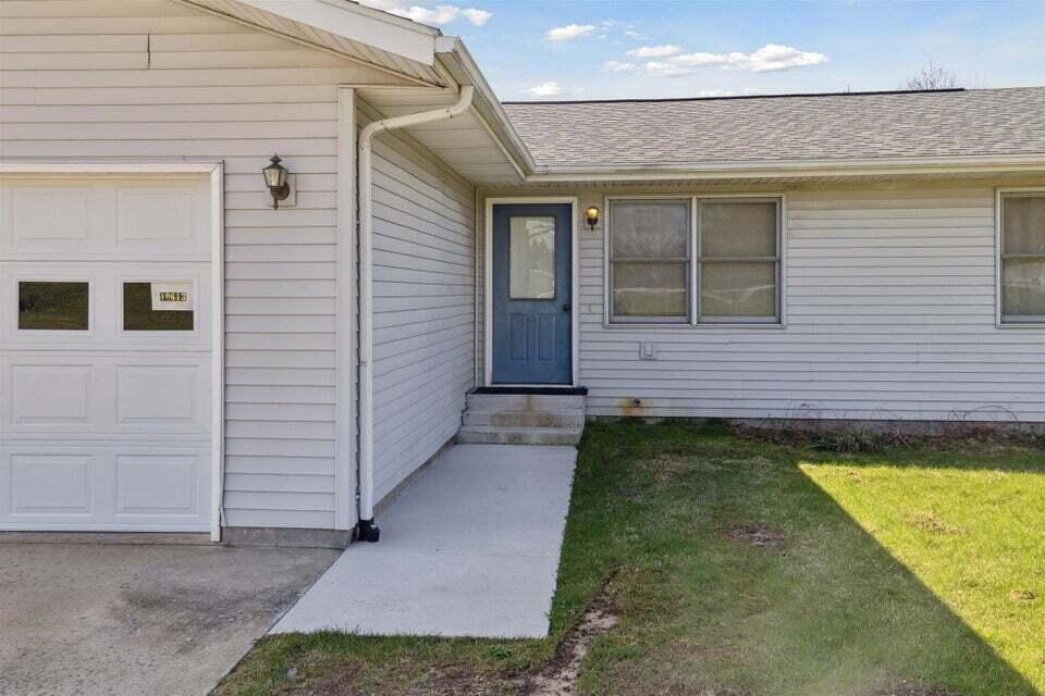 10611 W Main Street 10613