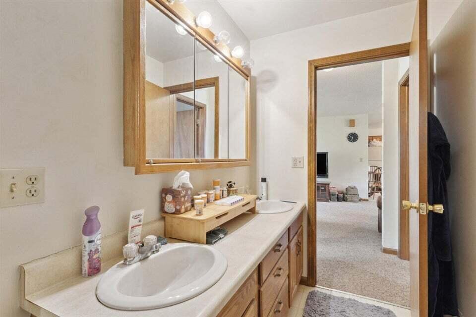 10611 W Main Street 10613
