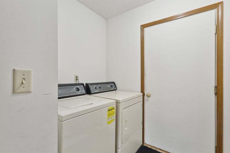 10611 W Main Street 10613