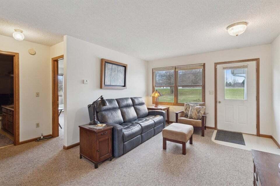 10611 W Main Street 10613
