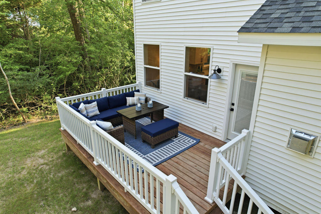 453 Sunset Parkway
