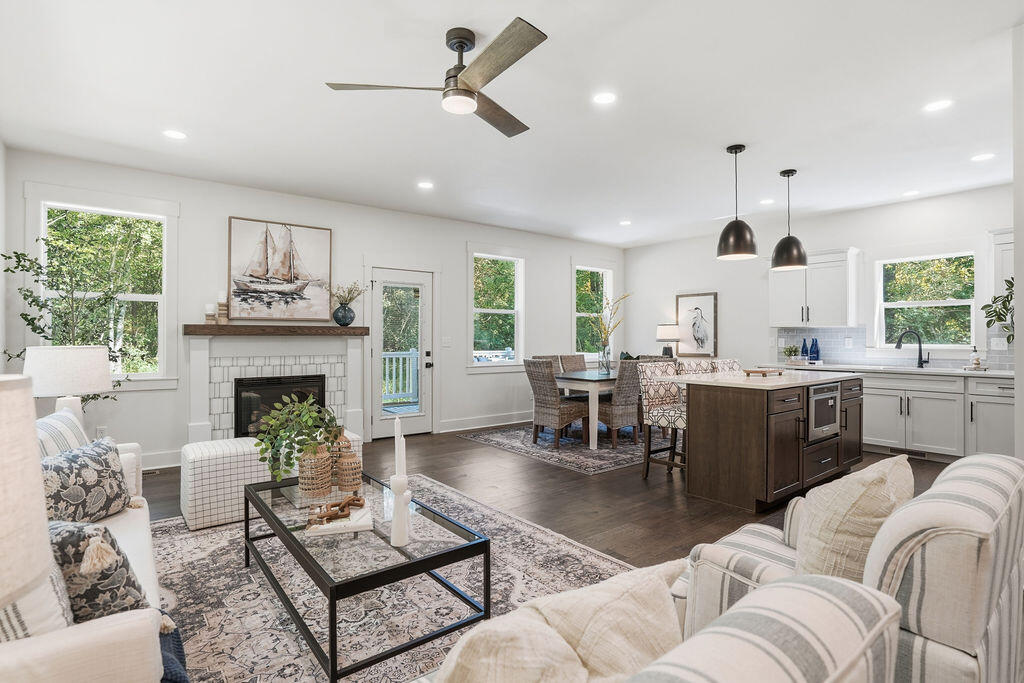 453 Sunset Parkway
