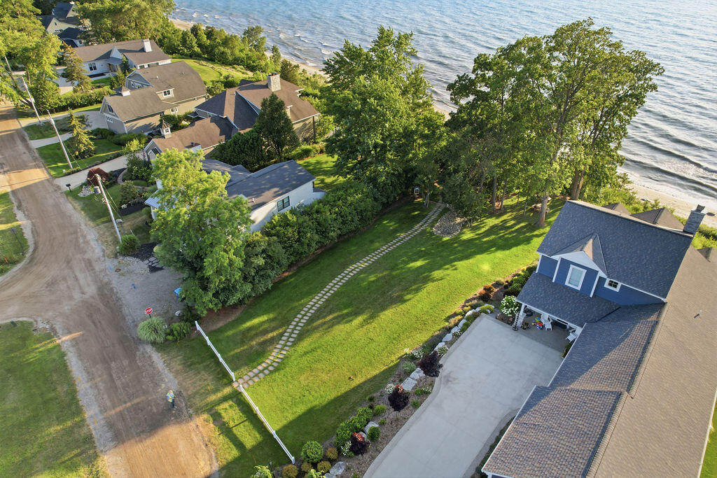 453 Sunset Parkway