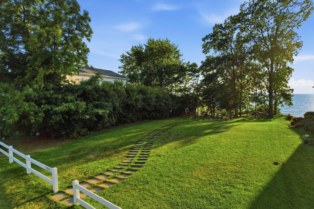 453 Sunset Parkway
