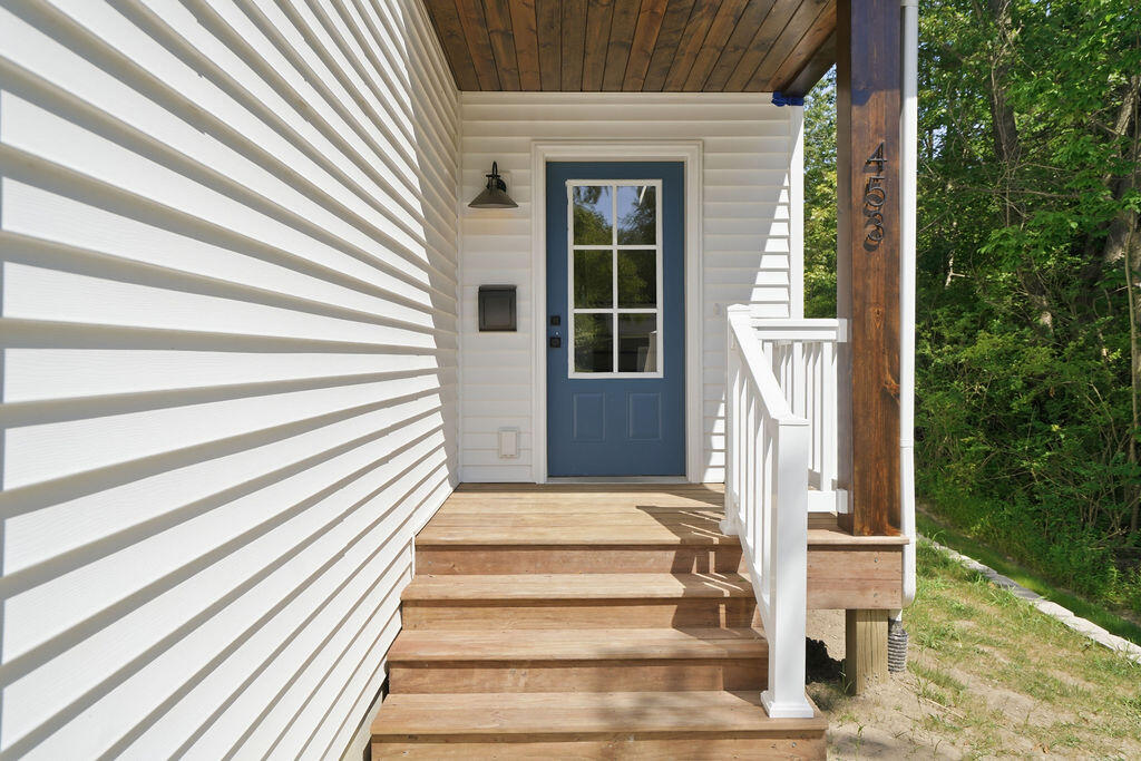 453 Sunset Parkway