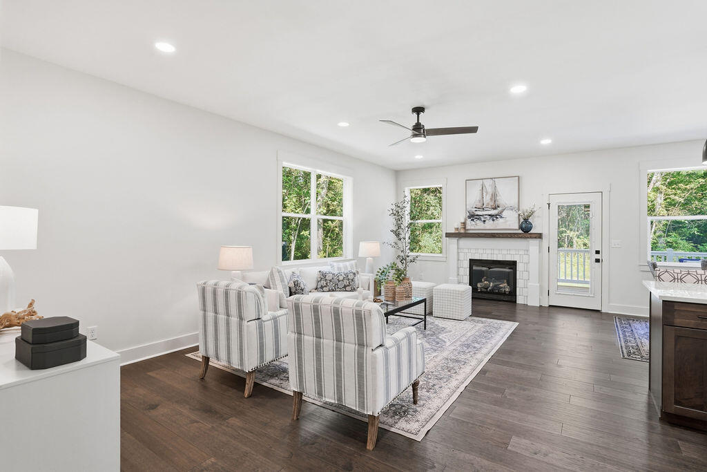 453 Sunset Parkway