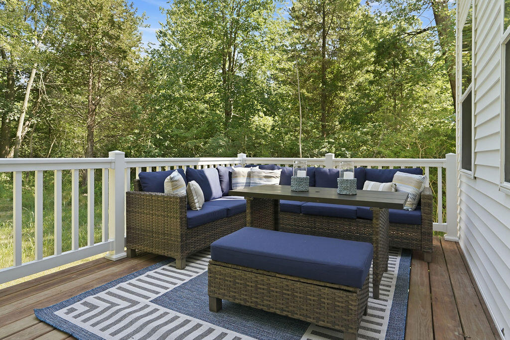 453 Sunset Parkway
