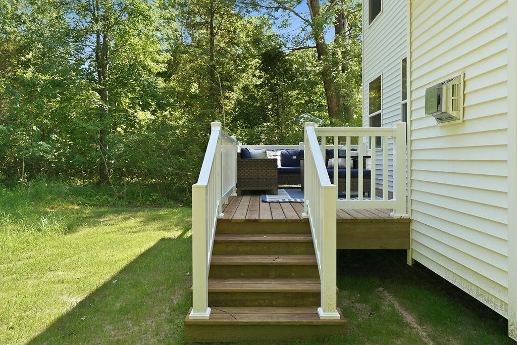 453 Sunset Parkway