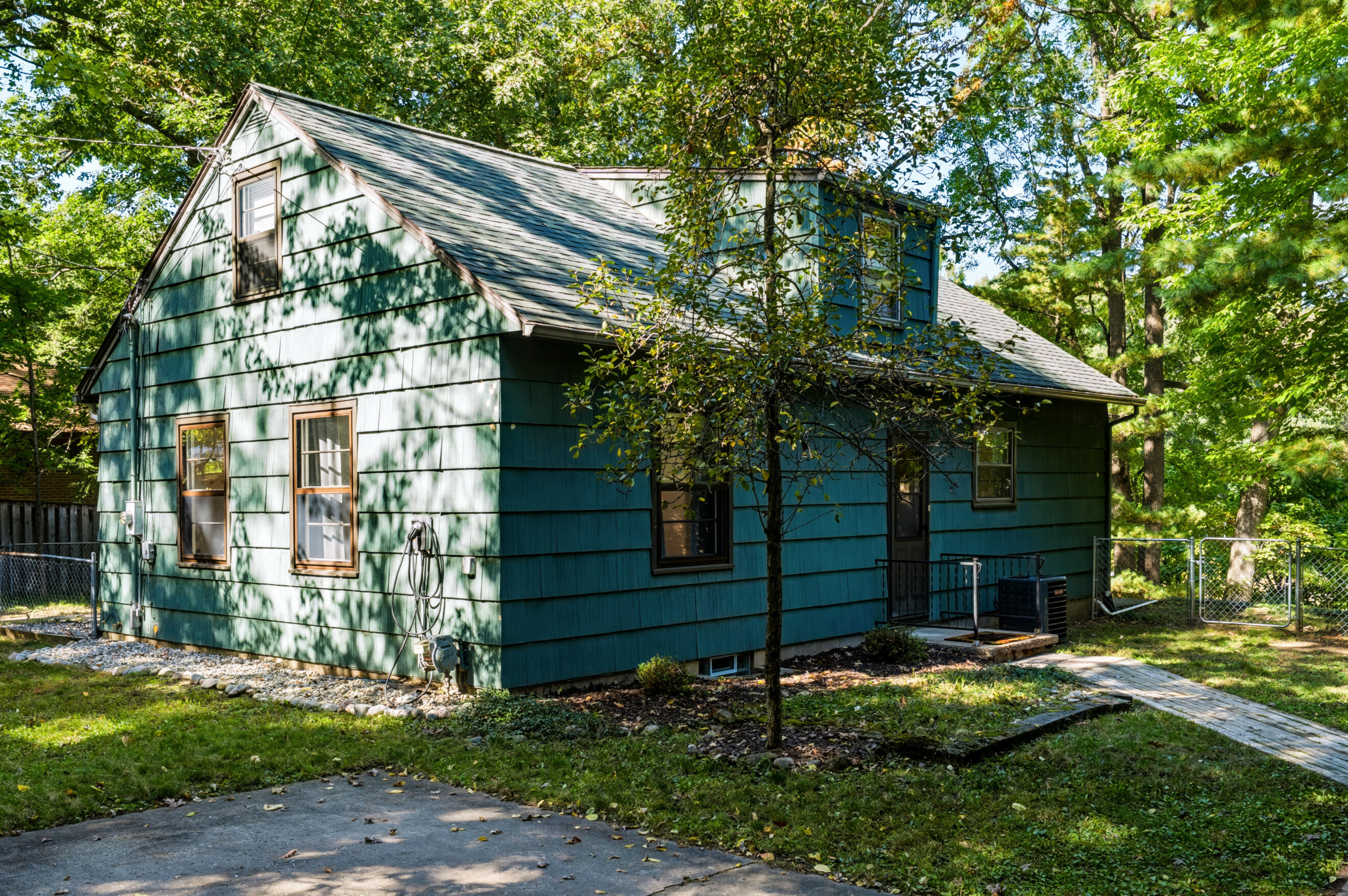 2400 Crest Drive Kalamazoo MI