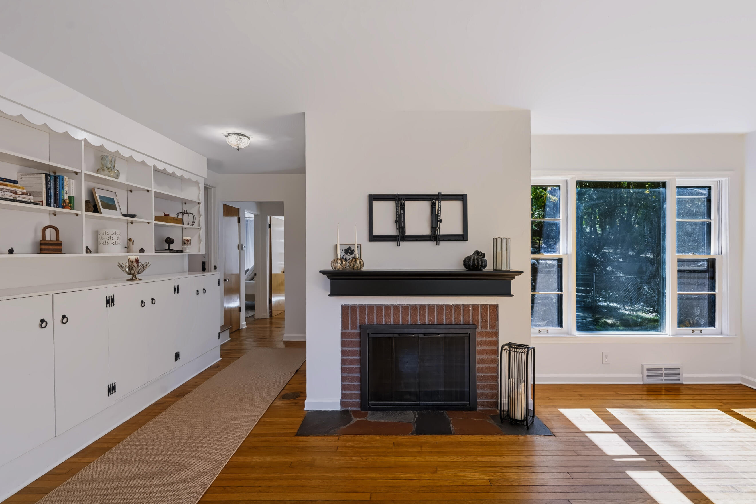2400 Crest Drive