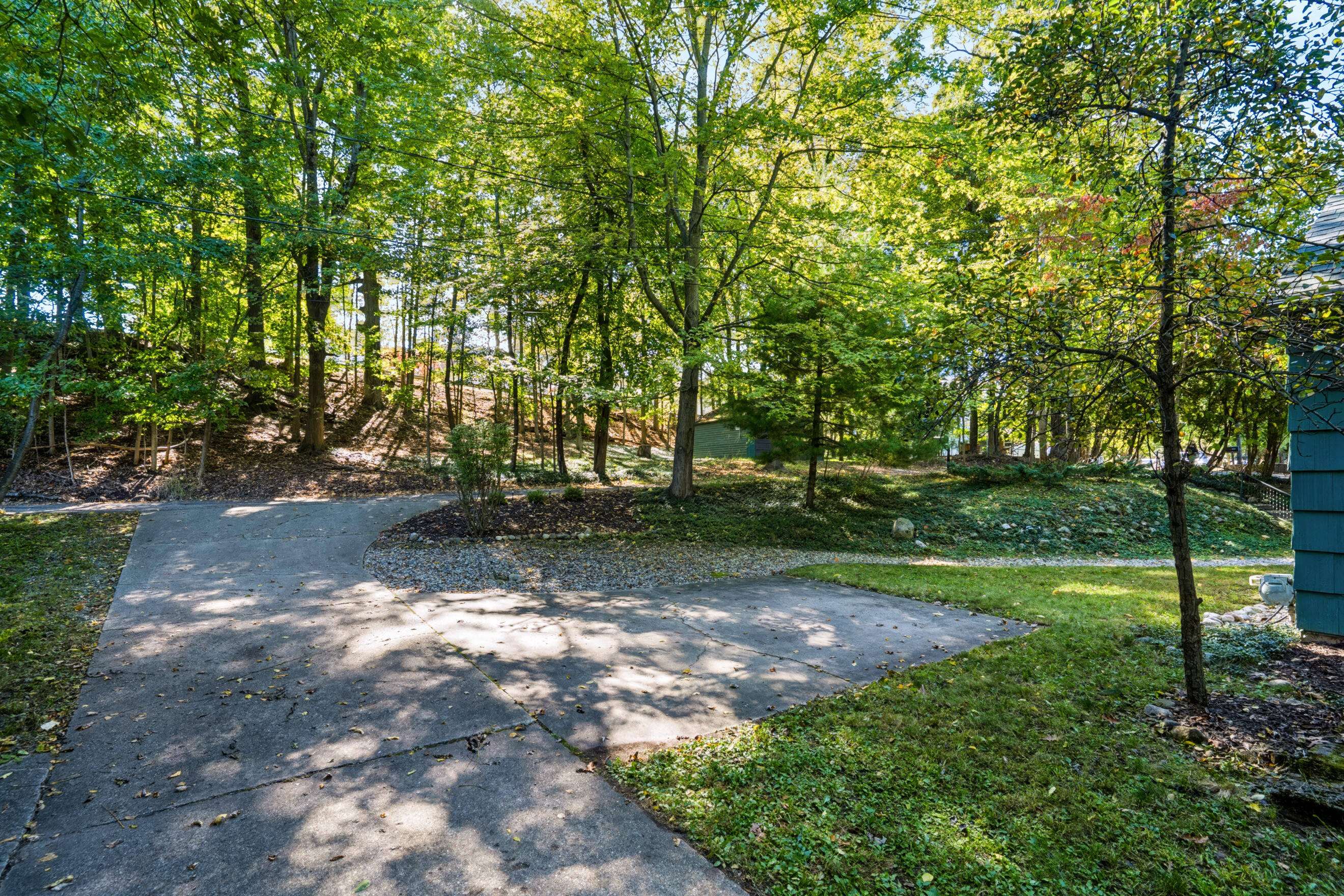2400 Crest Drive