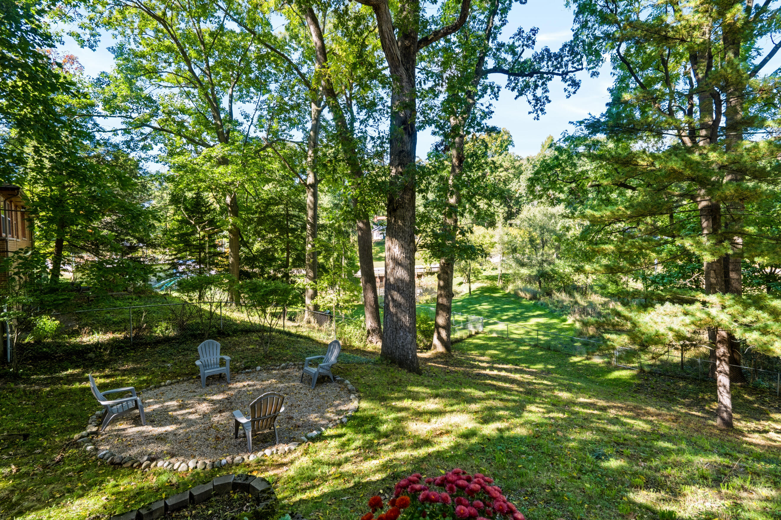 2400 Crest Drive