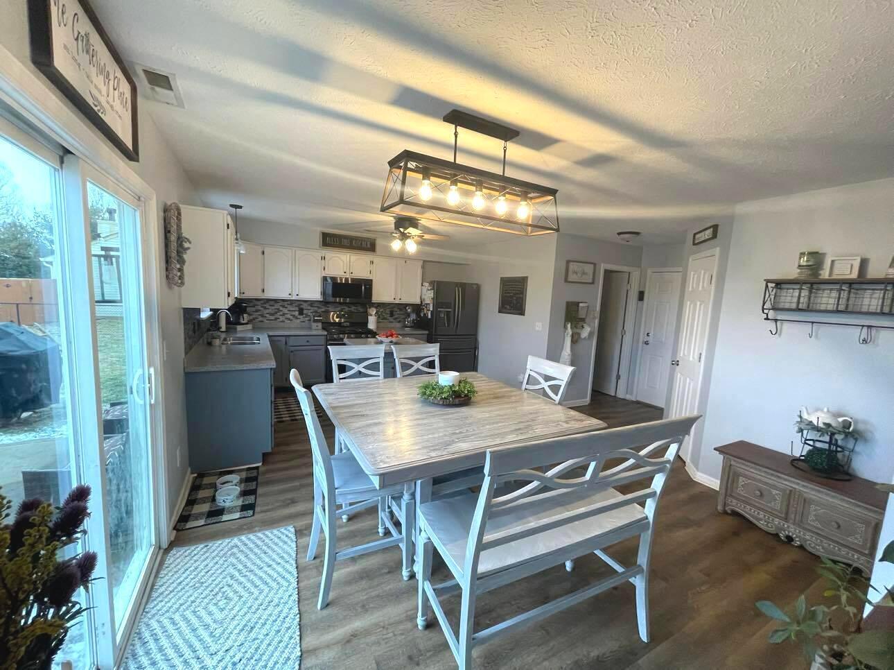 216 Oakview Drive