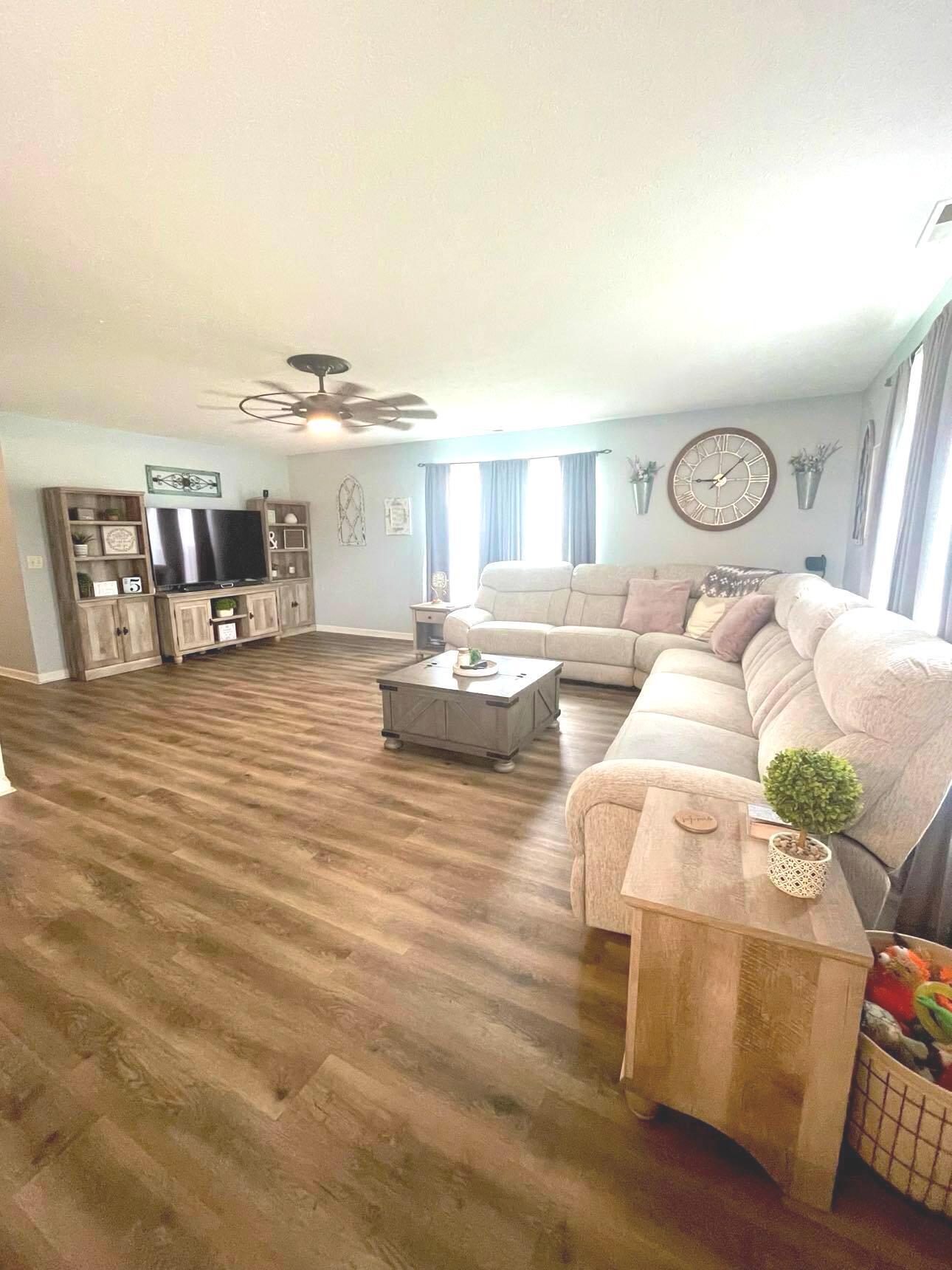 216 Oakview Drive