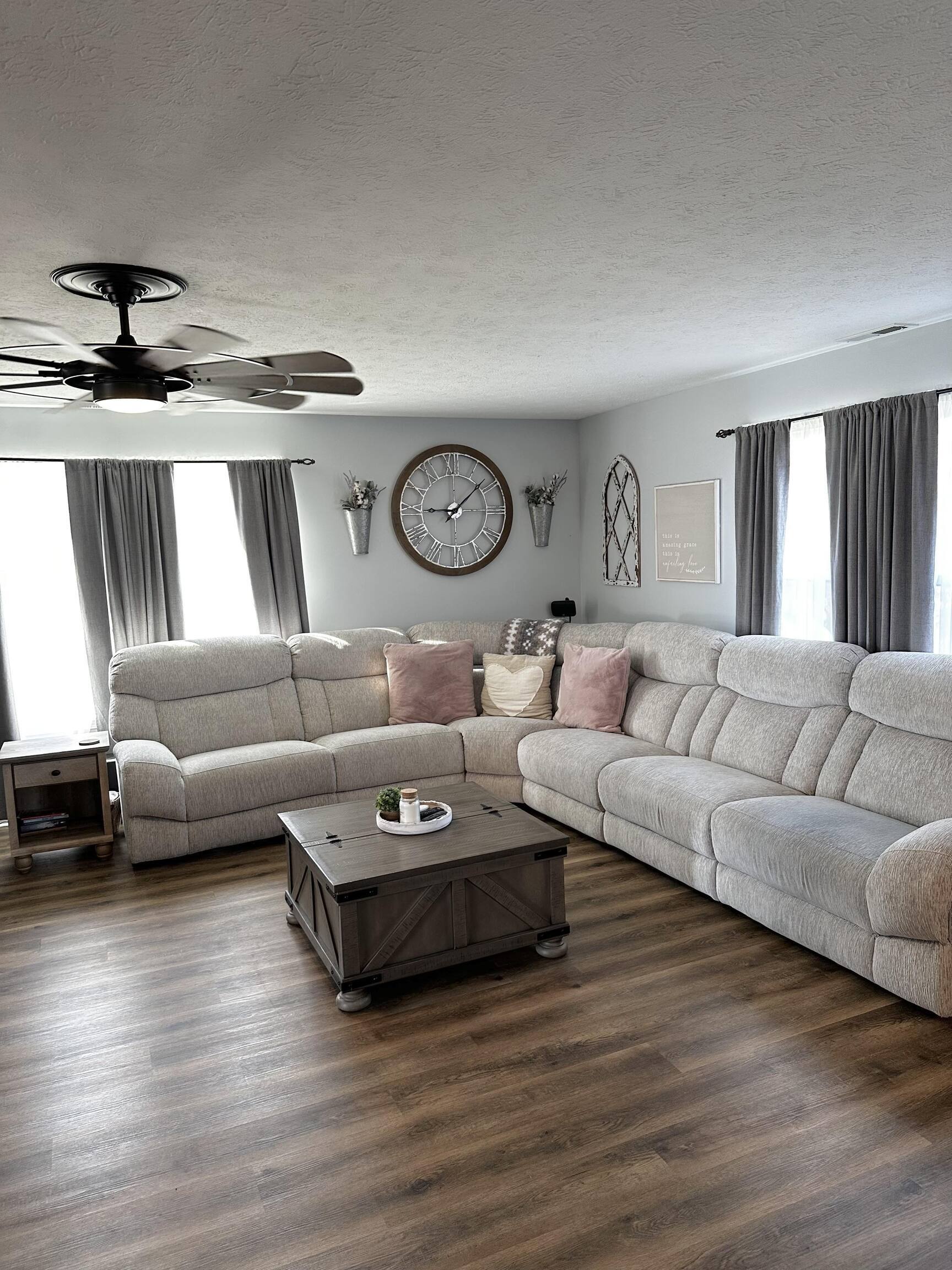 216 Oakview Drive