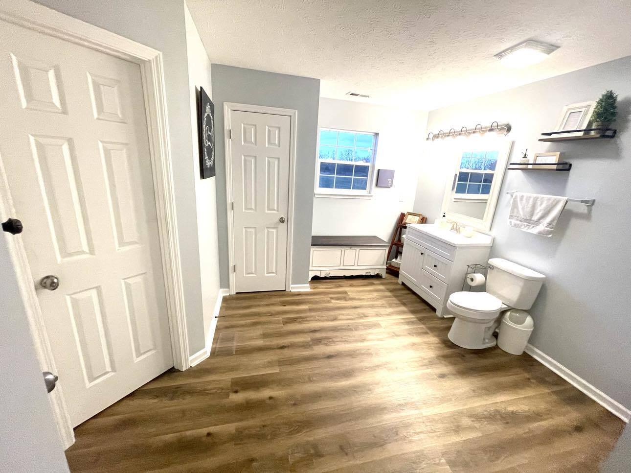 216 Oakview Drive