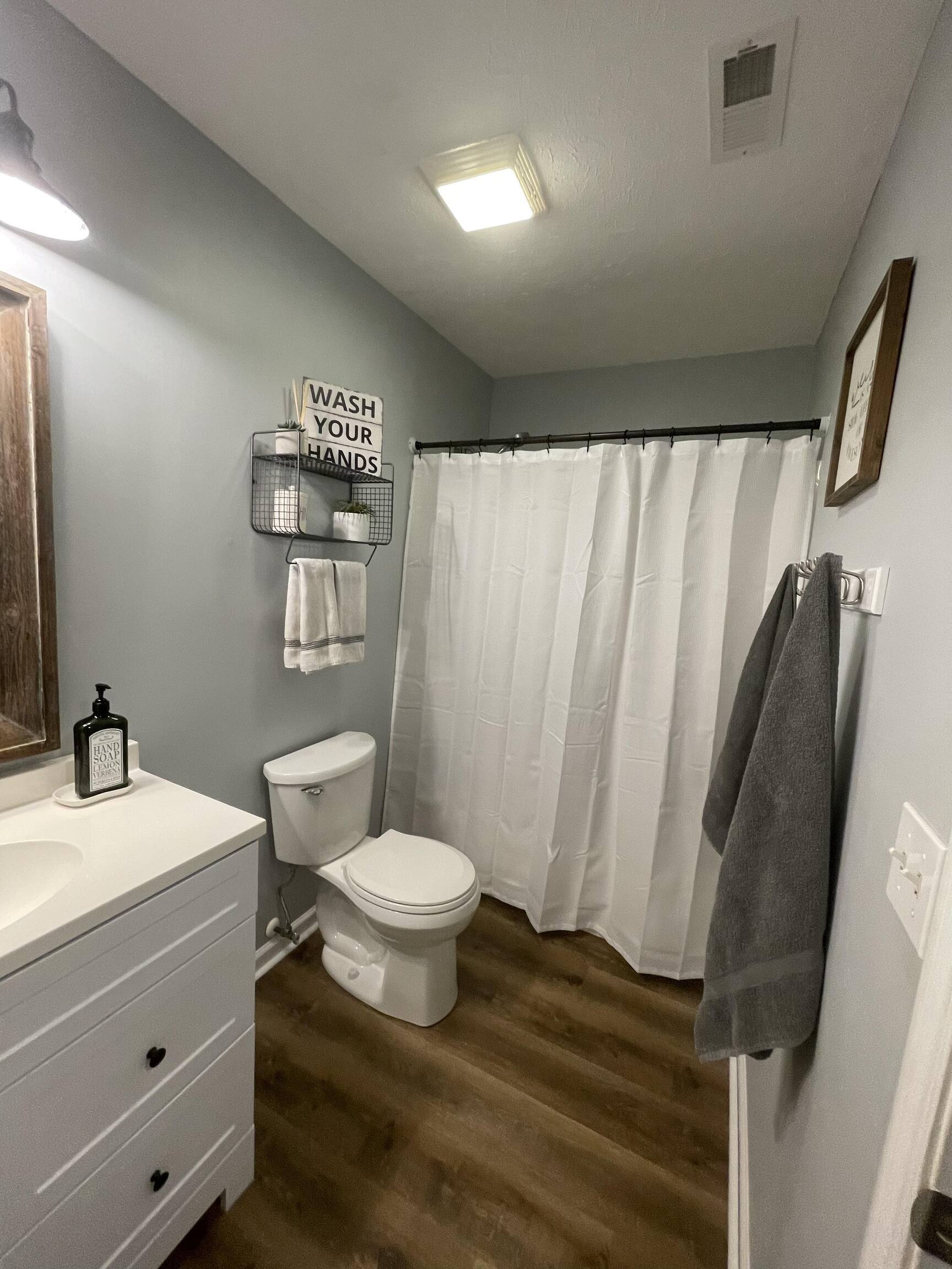 216 Oakview Drive