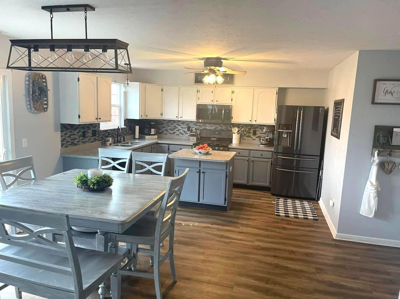 216 Oakview Drive