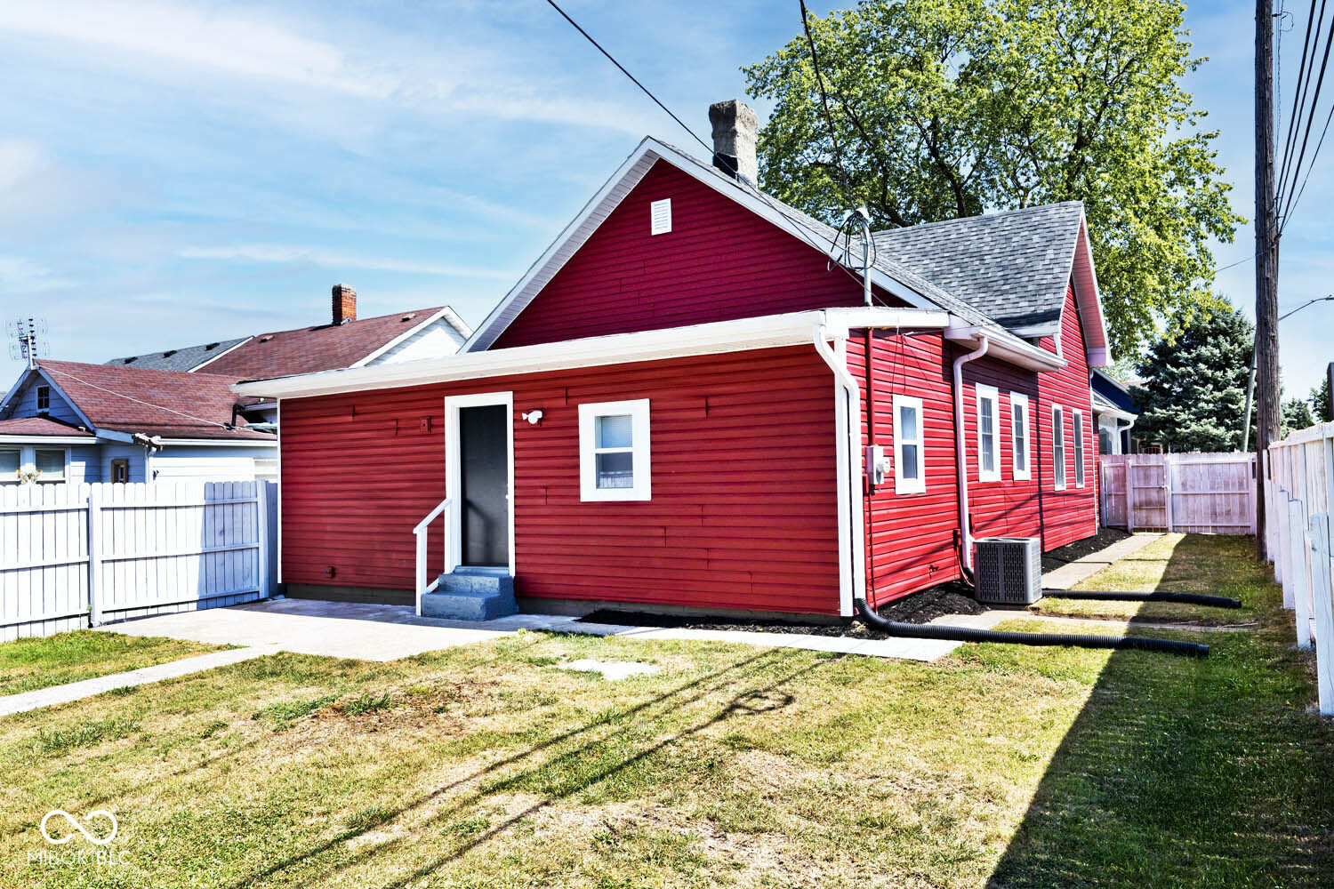 102 N Elder Avenue