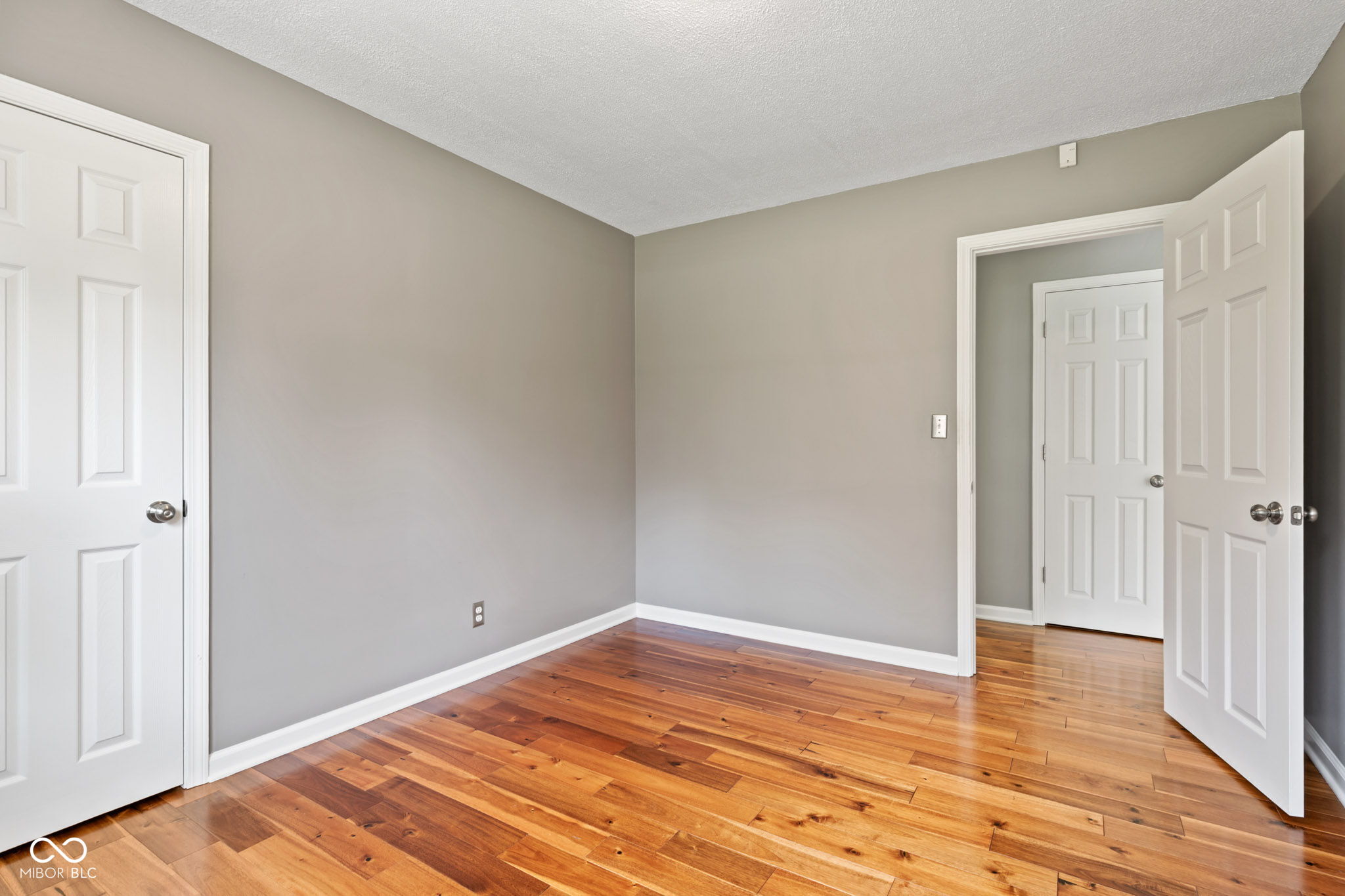 302 W Edgewood Avenue