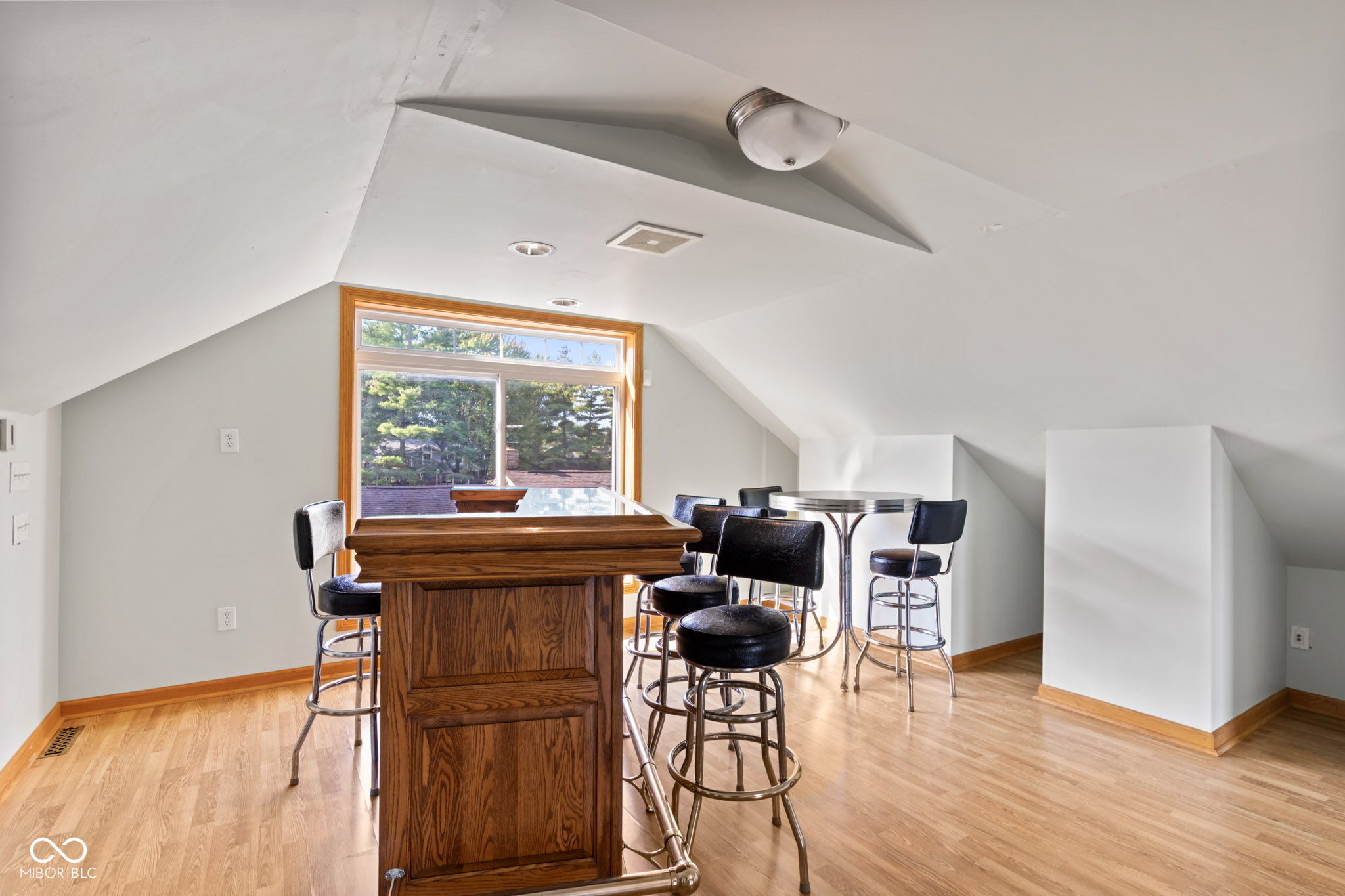 302 W Edgewood Avenue