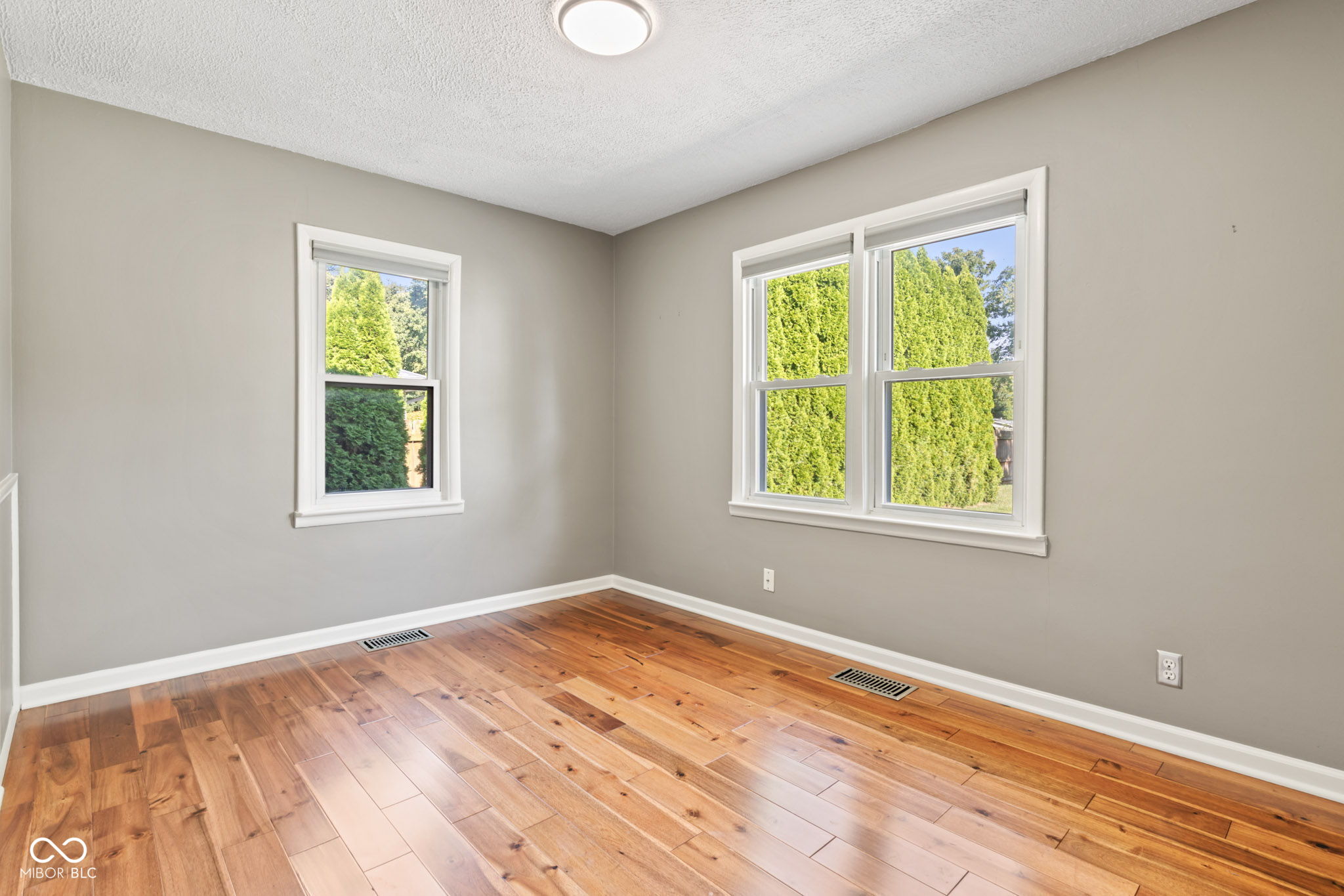 302 W Edgewood Avenue