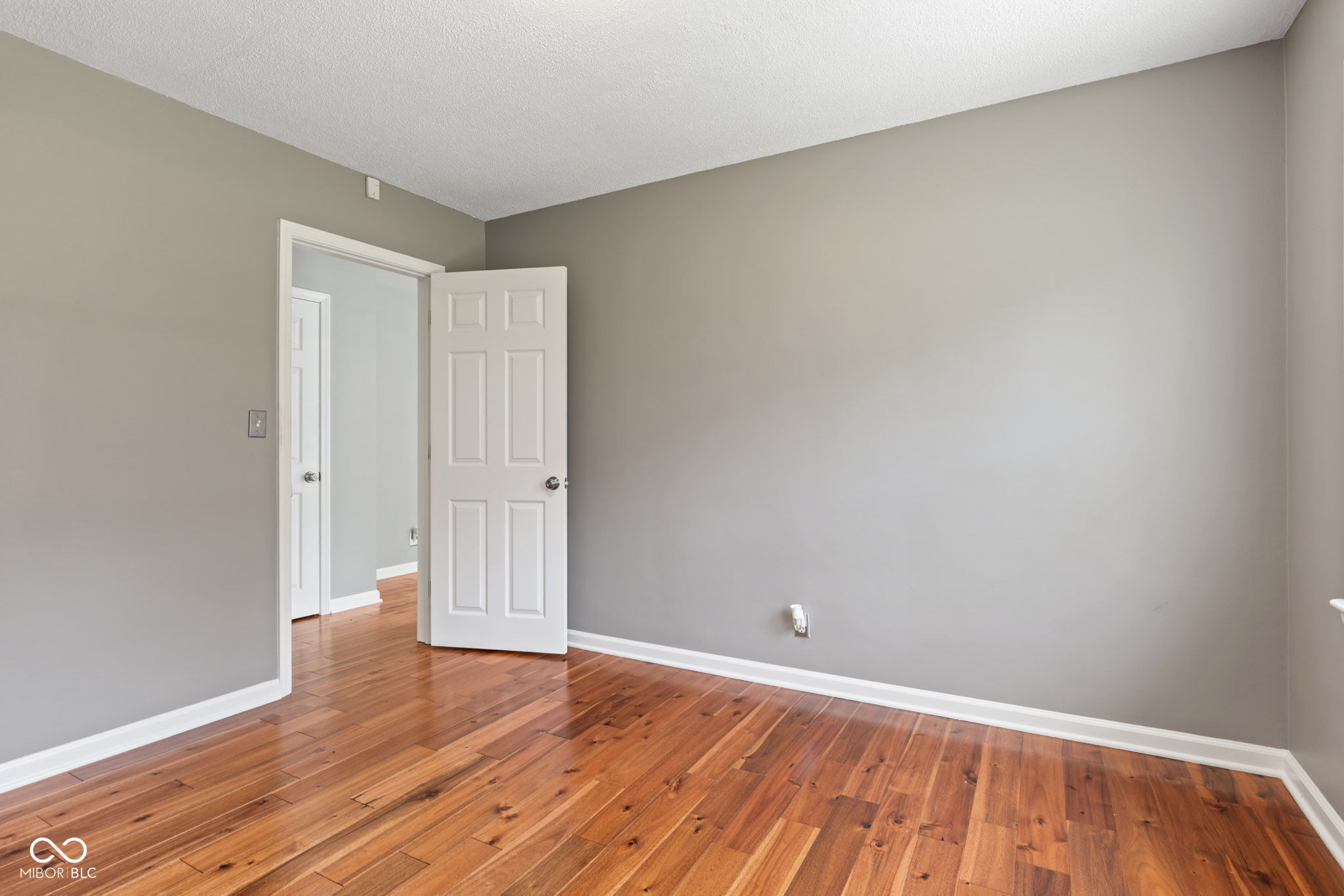 302 W Edgewood Avenue