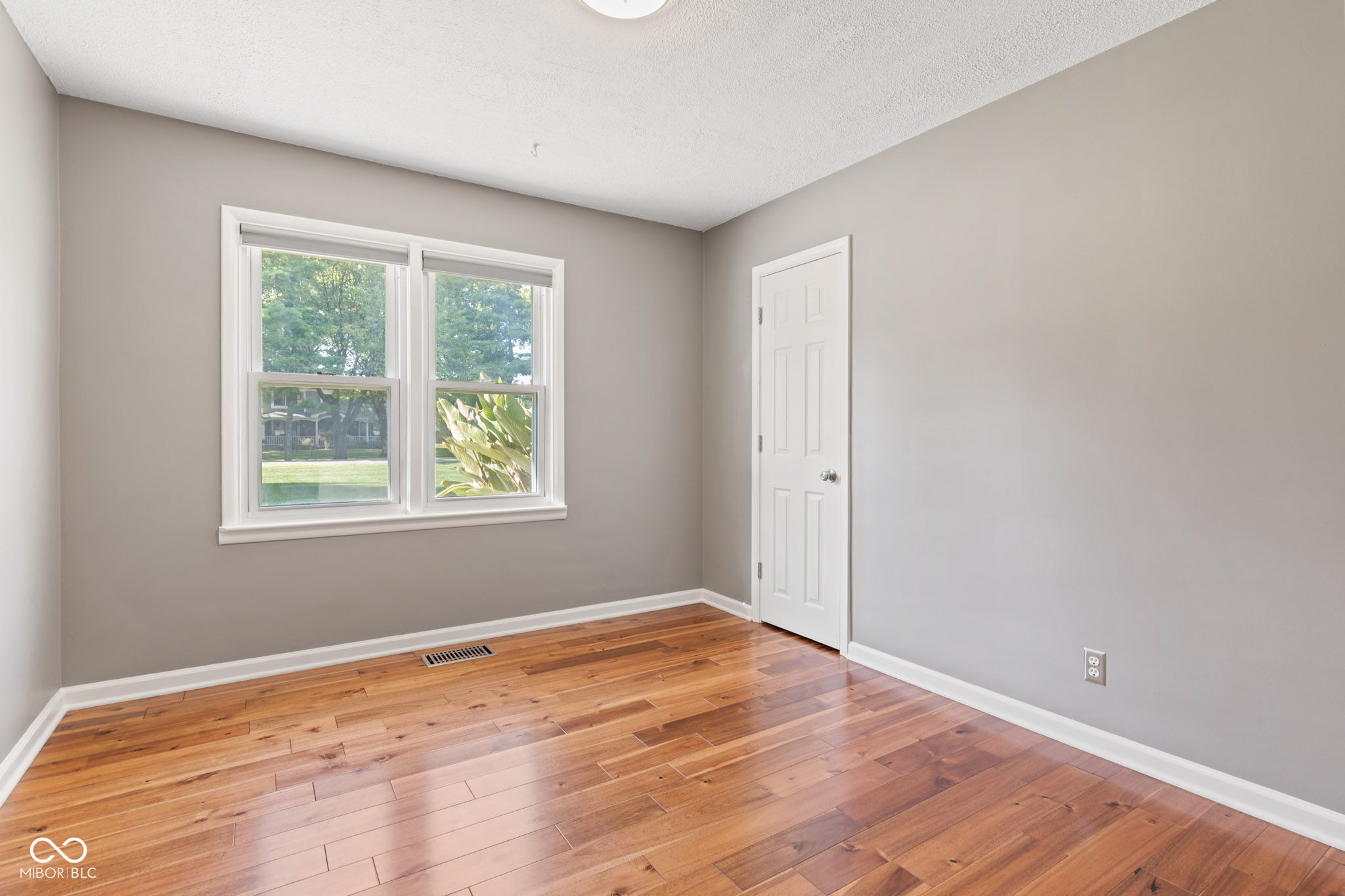 302 W Edgewood Avenue