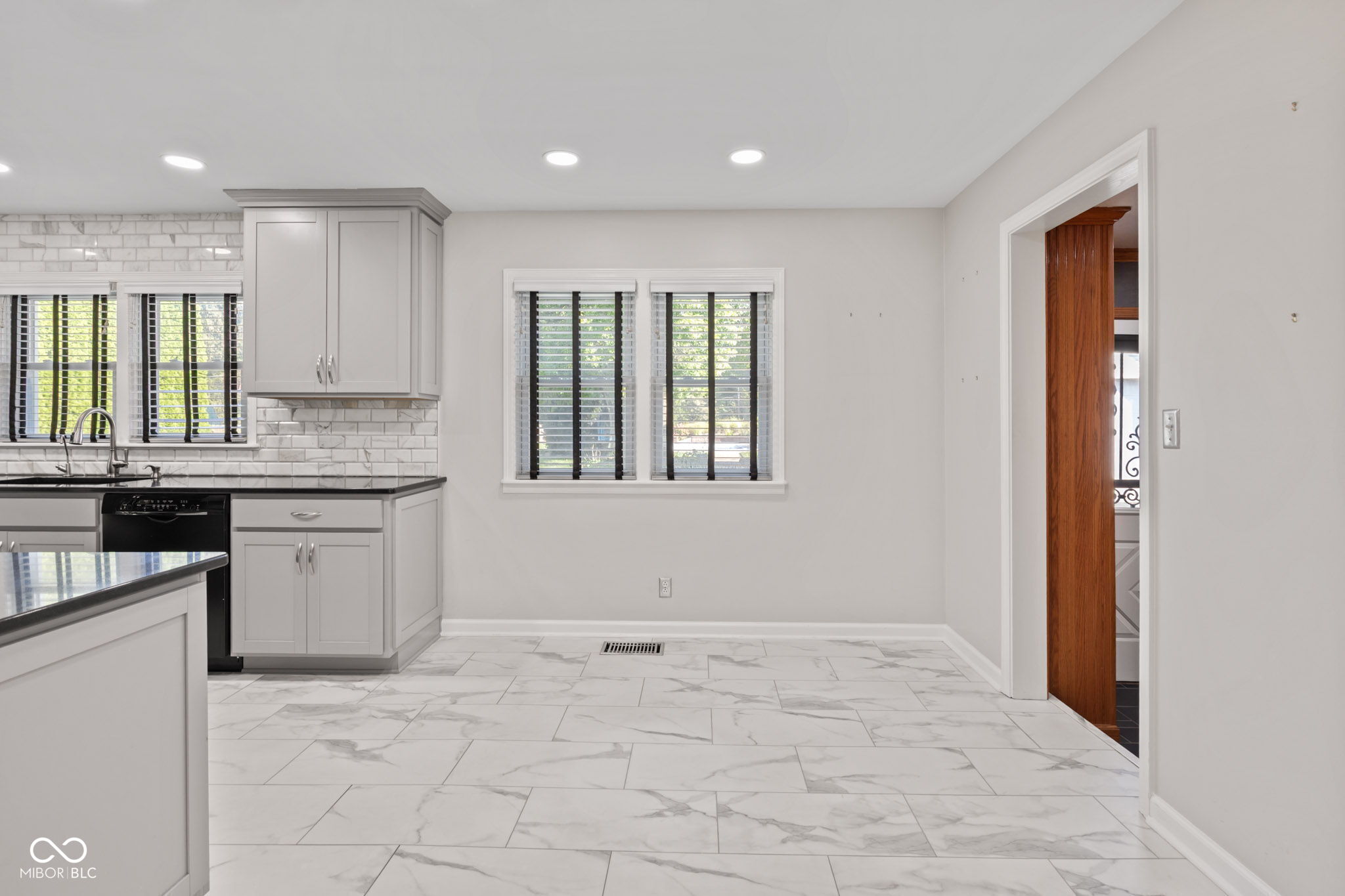 302 W Edgewood Avenue