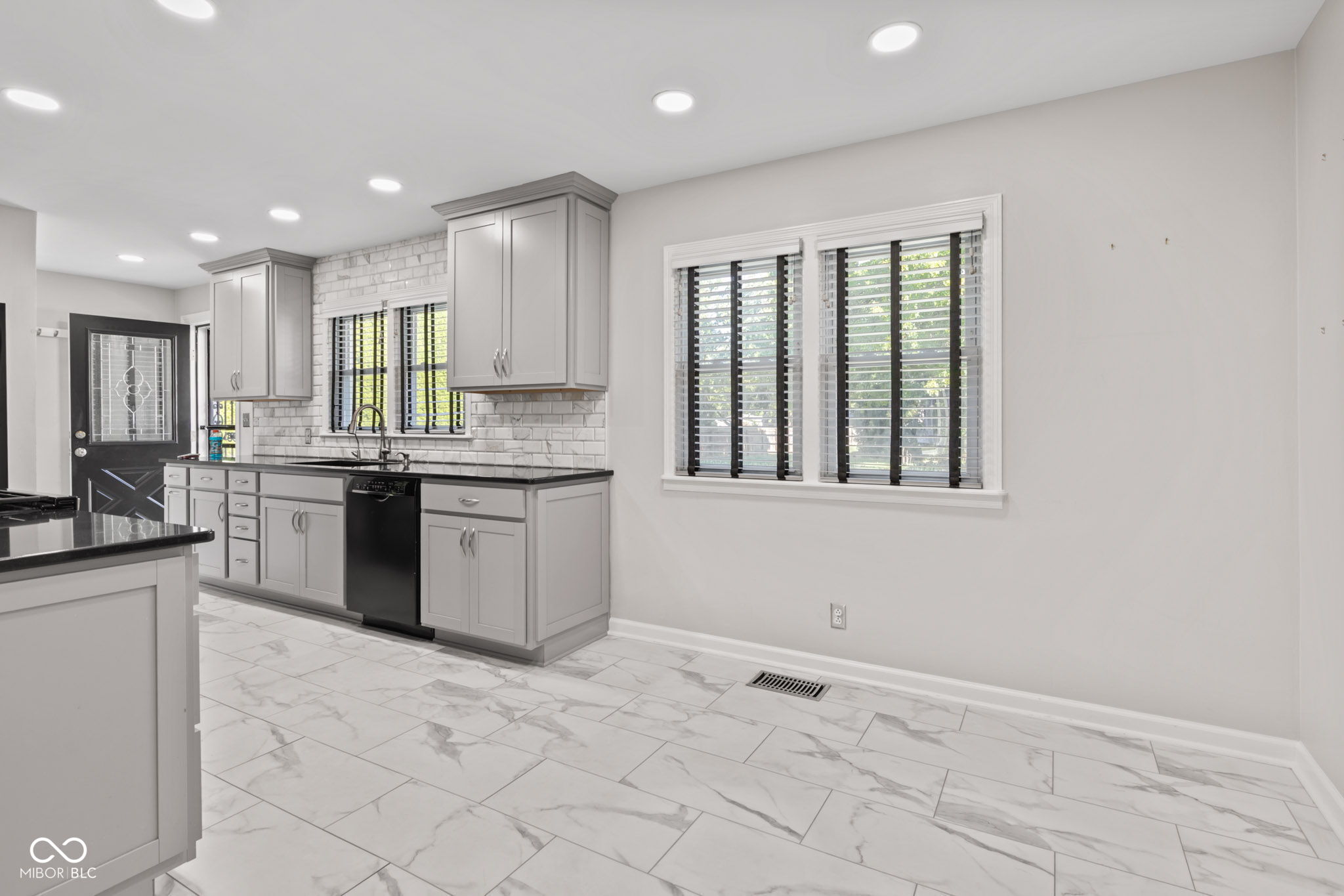 302 W Edgewood Avenue