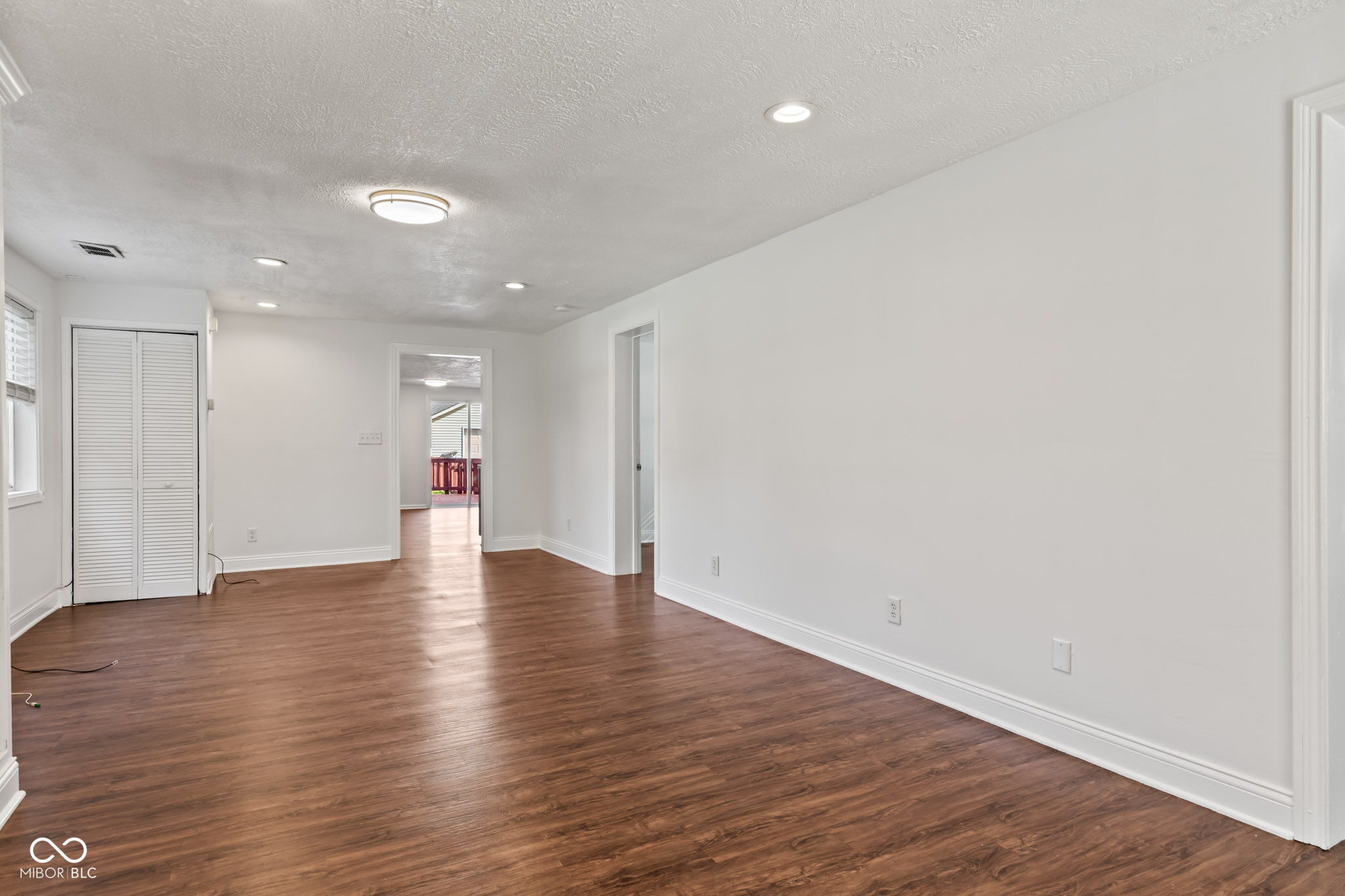 240 W Edgewood Avenue