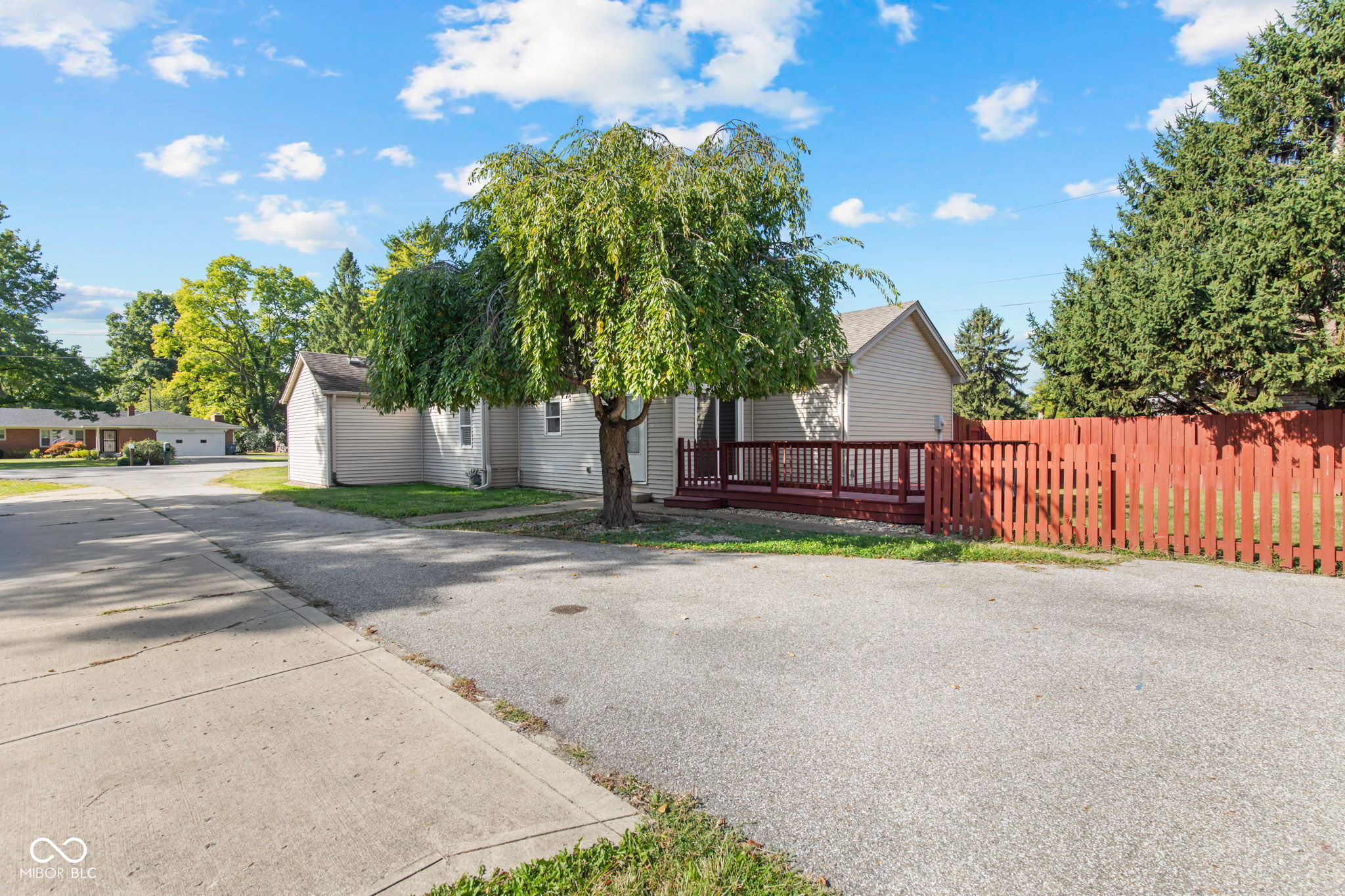 240 W Edgewood Avenue