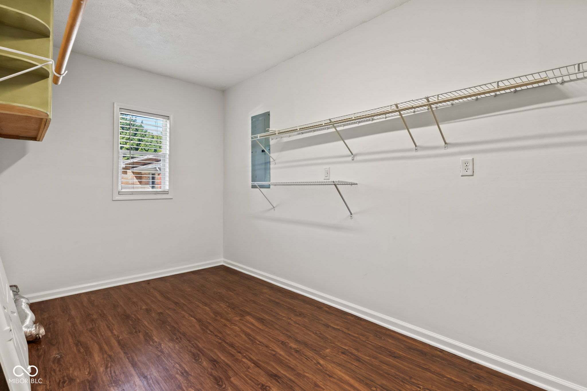 240 W Edgewood Avenue
