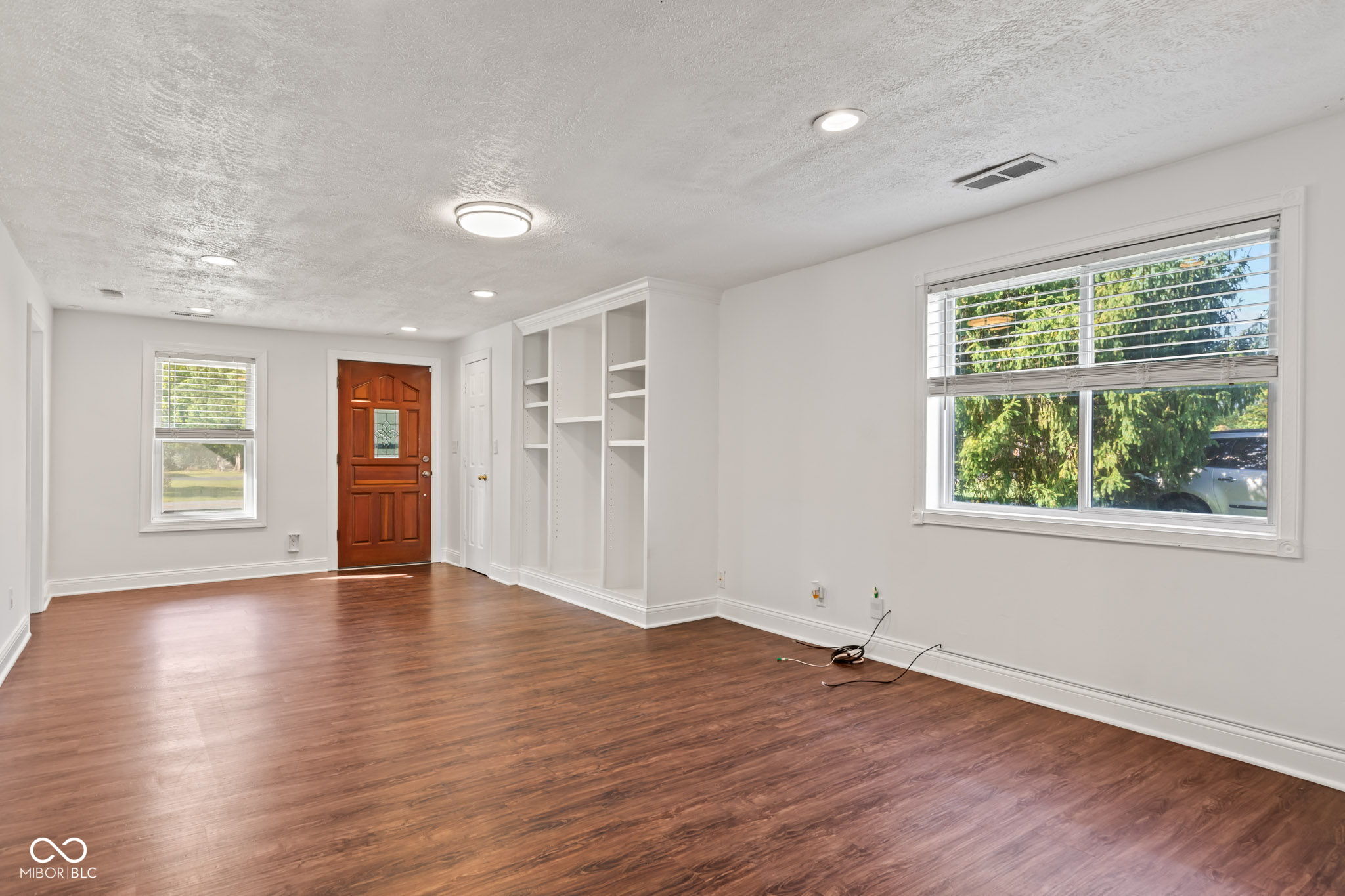 240 W Edgewood Avenue