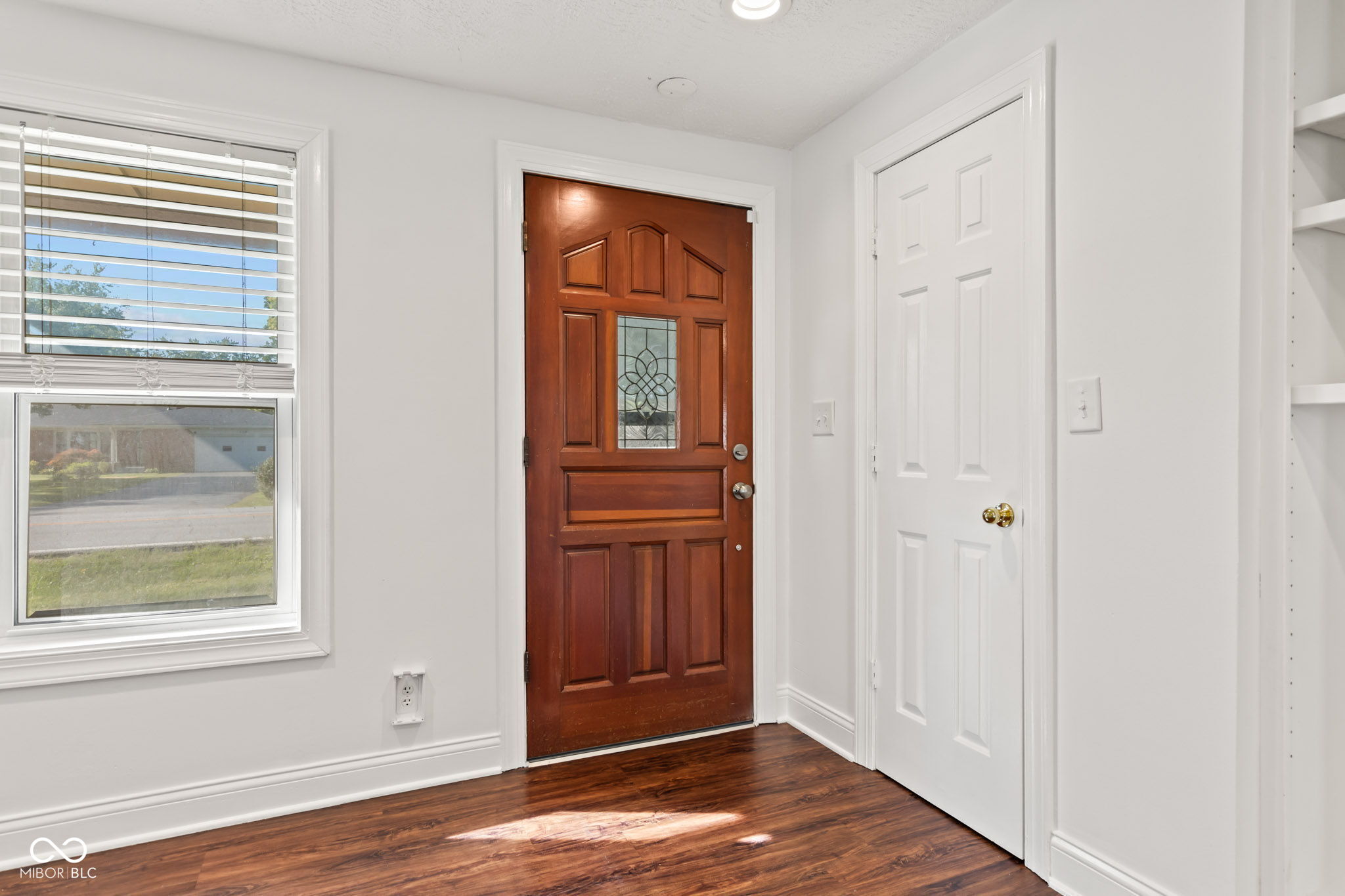 240 W Edgewood Avenue