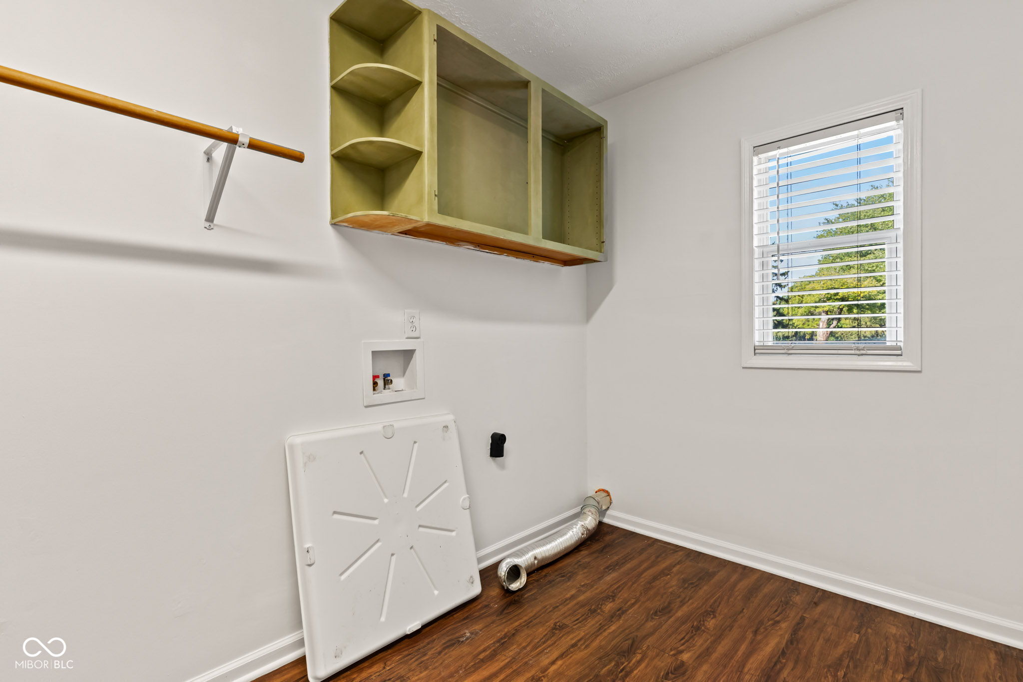 240 W Edgewood Avenue