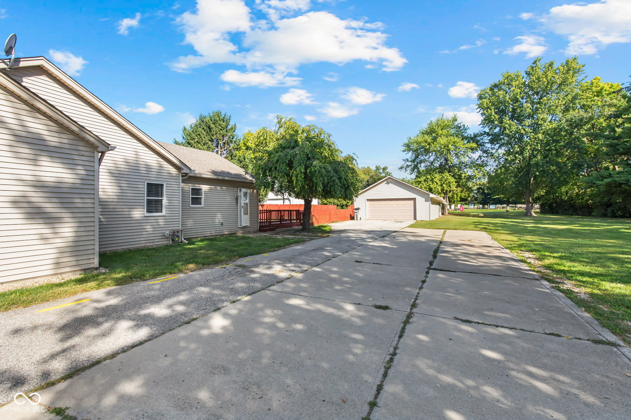 240 W Edgewood Avenue