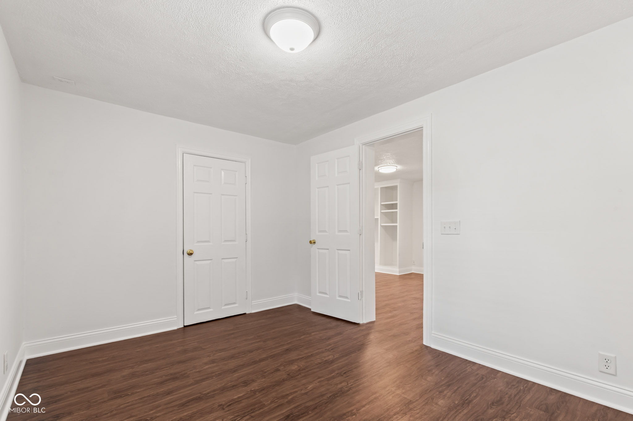 240 W Edgewood Avenue