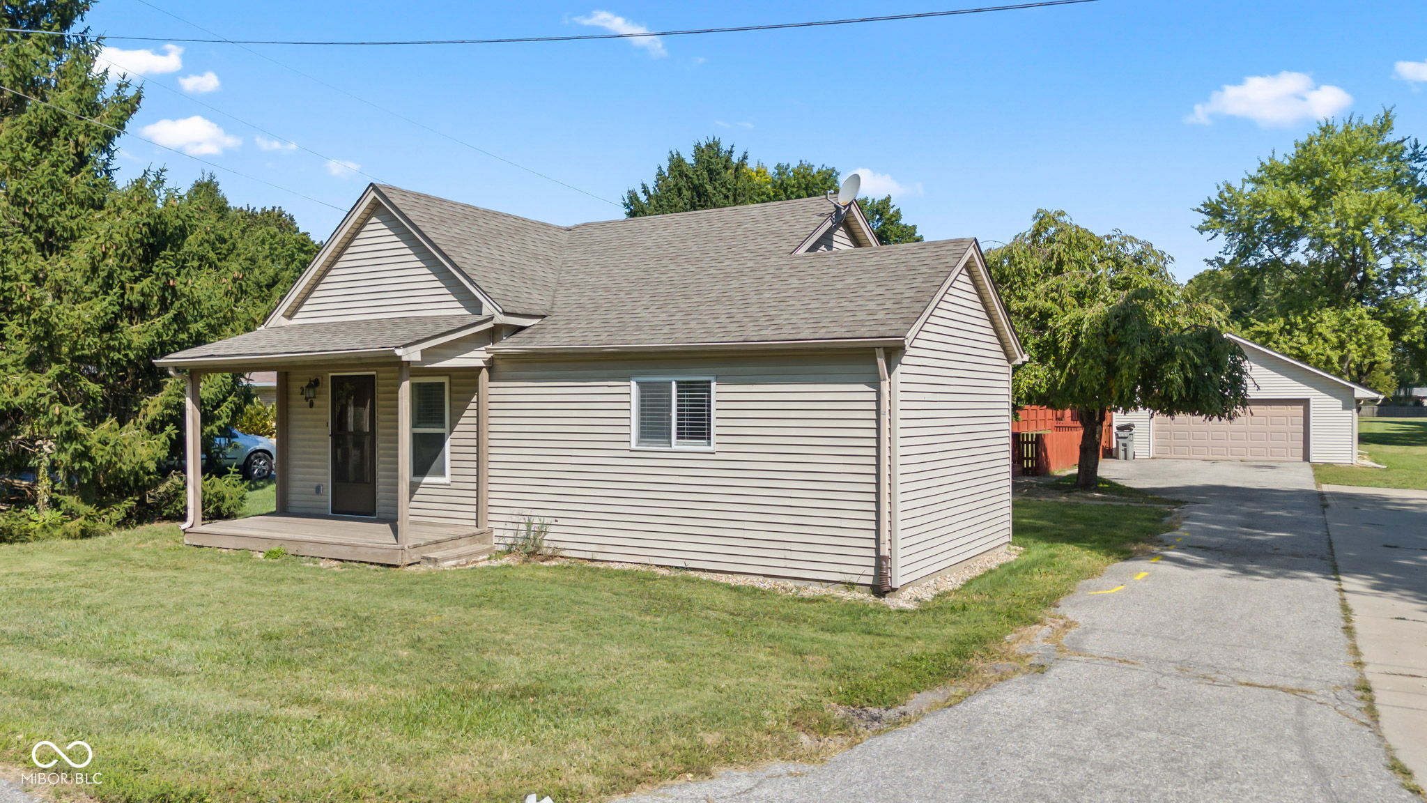 240 W Edgewood Avenue