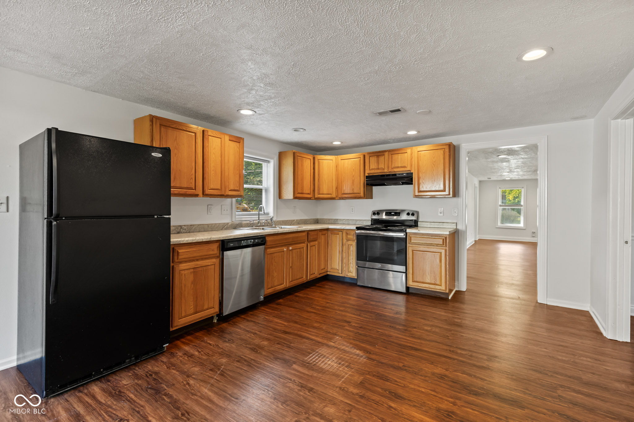 240 W Edgewood Avenue