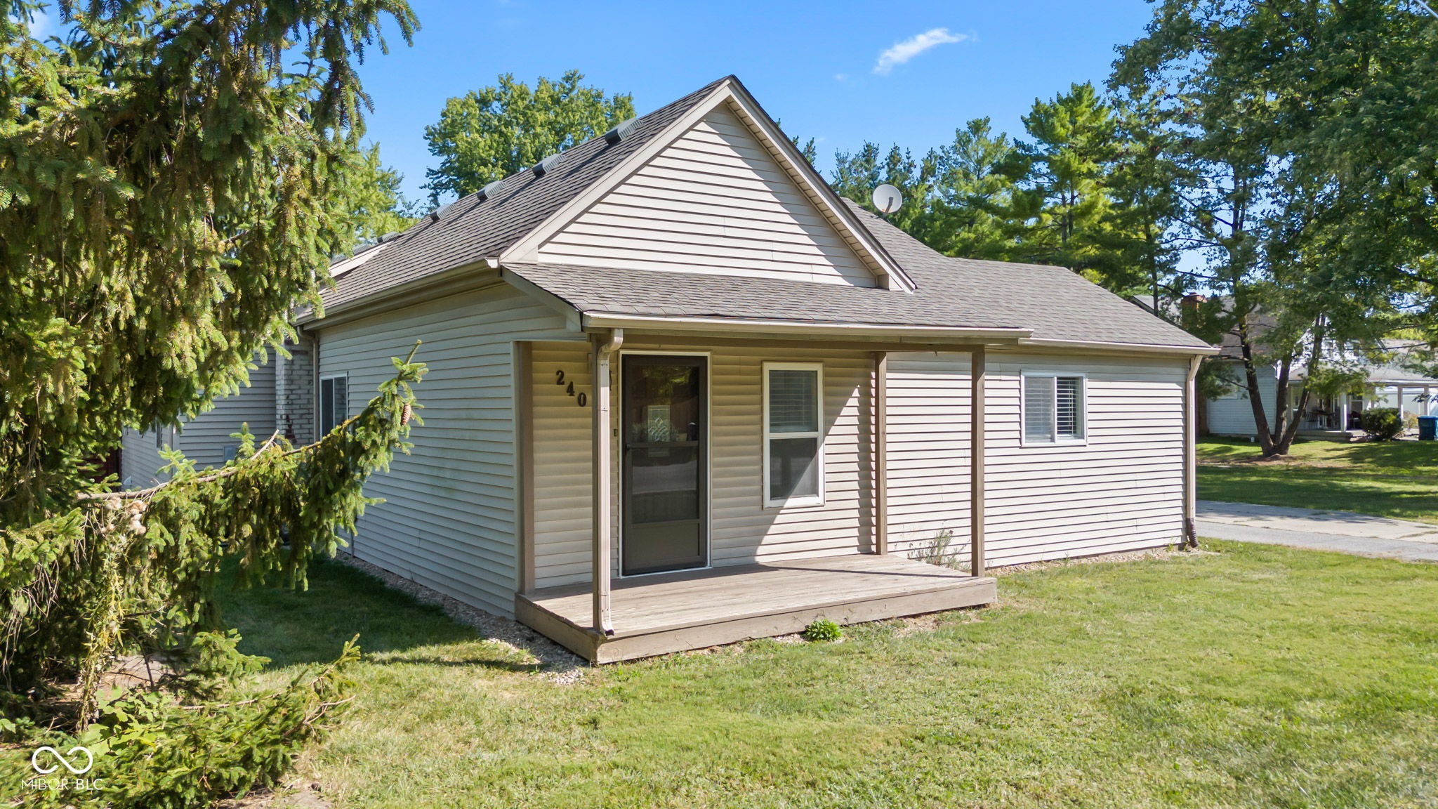 240 W Edgewood Avenue