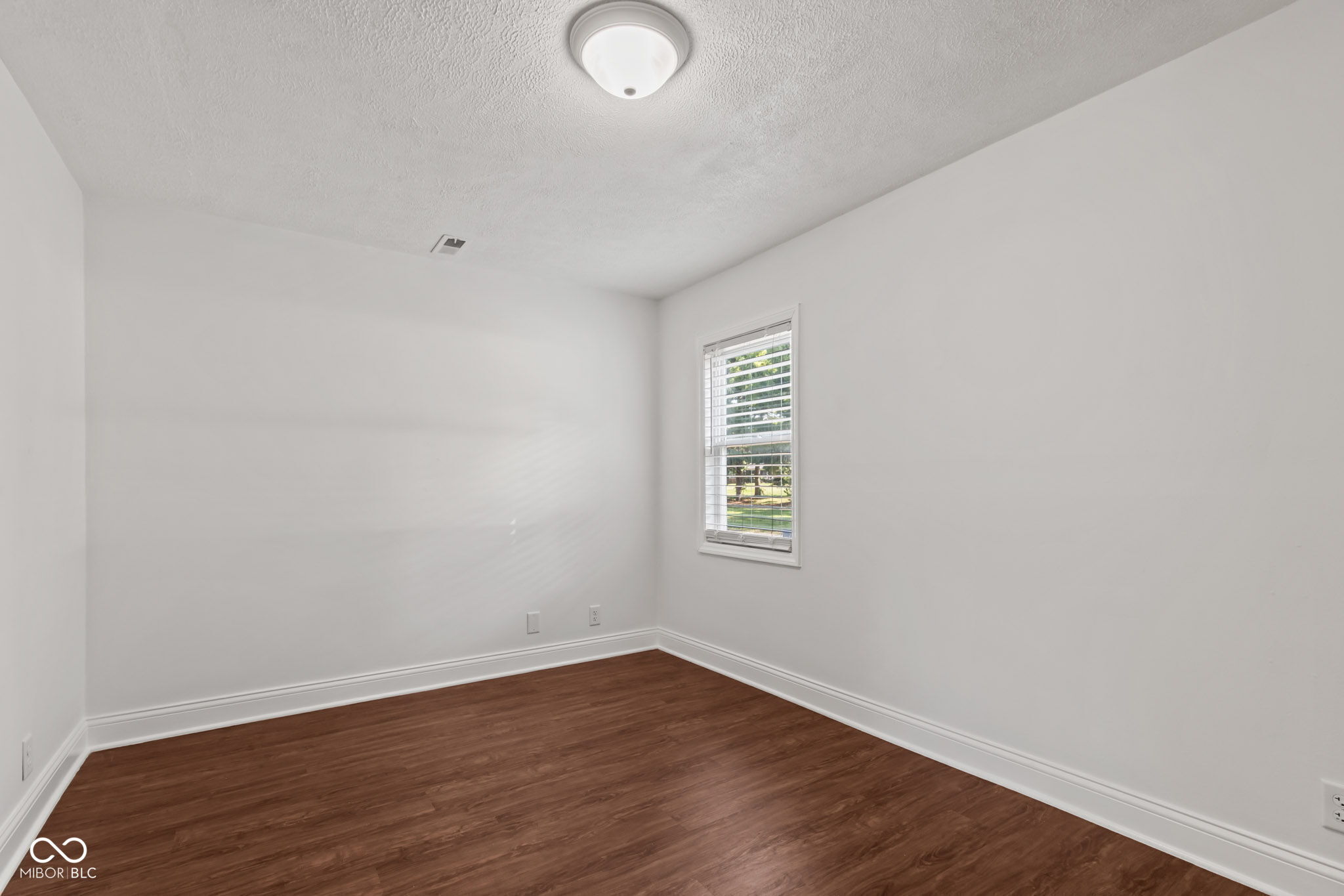 240 W Edgewood Avenue