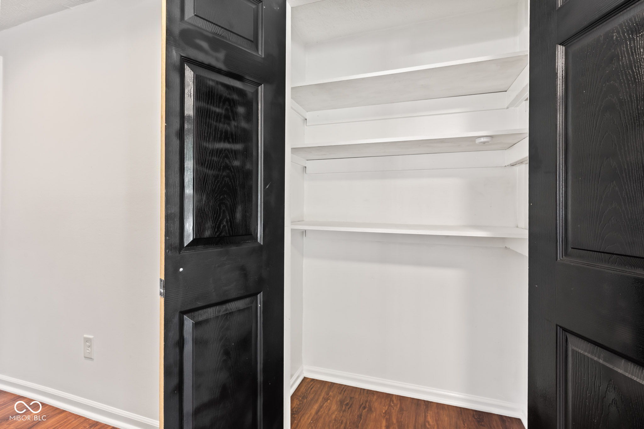 240 W Edgewood Avenue